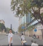 车主发布车监控帮被撞女生找肇事者 呼吁勇敢承担责任