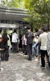 武大取消预约食堂爆满 学生无座可坐 校园开放引人流激增
