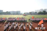 校長9個字贈言助考生“巧克難題” 甜蜜禮物激勵前行