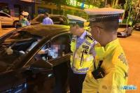 女子駕車途中喝雞尾酒解渴被查獲 認(rèn)知誤區(qū)惹禍