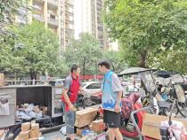 这一次，“爱心冰柜”由孩子来传递