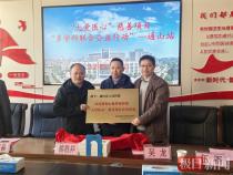 专家亭下坐诊，村民就近就医，“大爱医心”公益义诊近日在湖北通山开展