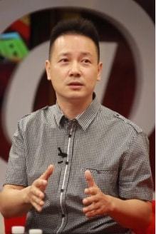 摄影师为女星拍裸体照用800盒胶卷 常在大自然中拍摄