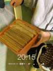 装修拆出10万现金以为男主藏私房钱 拾金不昧获赞
