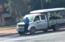 當(dāng)?shù)鼗貞?yīng)攤販駕車撞執(zhí)法人員 事件引發(fā)廣泛關(guān)注