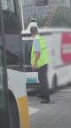 深圳無(wú)人快遞車(chē)與公交車(chē)“頂?！?技術(shù)測(cè)試引爭(zhēng)議