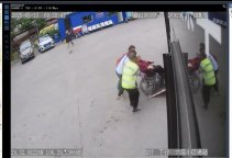暖心！两公交司机果断救人获赞 细节传递城市温度