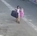 扁擔(dān)女孩考527分？班主任辟謠