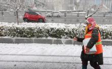 今年下雪為啥不撒融雪劑了 環(huán)保考量成主因