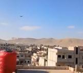 遇袭事件后美军F-16飞越叙城市上空 展示武力回应