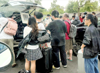 中国男子在皇乐园区病倒被遗弃身亡 诈骗窝点乱象频发