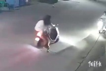 两女孩被大狗撕咬获救：咬了不止一个人