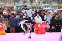 春节热门机器人租赁迎高峰日薪8000 一天赶三场活动