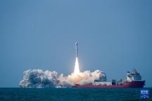 巴基斯坦卫星搭乘中国火箭成功升空，巴总理：巴基斯坦取得又一个太空事业里程碑 巴中合作迈向新高度