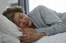 张文宏说睡觉节律比时长更重要 顺应自然节律更重要