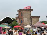 电商复刻莫氏鸡煲同款两天狂卖千单 全网争相复刻