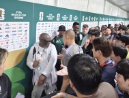 大争议！韩国输球后混采区与南非爆发冲突 黄仁范：不要像叫狗一样叫我 赛后冲突细节曝光