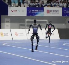 宇树机器人跑步赢了“半马冠军”，为何两家都不太服气？