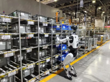 北京人形机器人创新中心与拜耳签约，探索具身智能进入医药产线