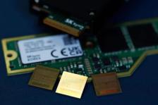 内存涨价背后：AI 存储正在“吃掉”手机、PC