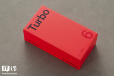 IT之家开箱一加 Turbo 6 旷野绿图赏：小清新配色，果味有点足