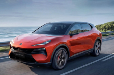 挑战兰博基尼 Urus 和法拉利 Purosangue，莲花插混 SUV“FOR ME”发布