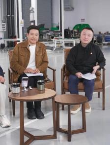 雷军否认小米 7000 法务：希望新的一年强化团队建设，打击黑水军