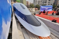 الصين تكشف عن نموذج أولي لقطار ماجليف فائق السرعة