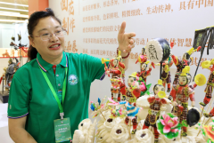 面花制作技艺传承人岳若惠