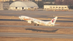 China Eastern reprend le vol des Boeing 737-800 après presque un mois de suspension