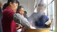 乡村“志愿红”照亮“夕阳红”