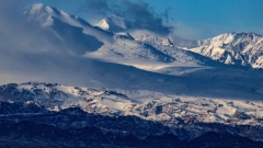 Xinjiang, montagna Tianshan coperta da “abiti bianchi”