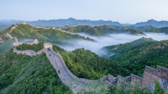 Hebei: mare di nuvole sulla Grande Muraglia di Jinshanling
