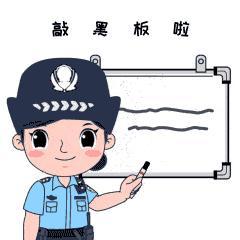 女子摘黄瓜发现“藤蔓”竟是蛇 夏日惊魂偶遇