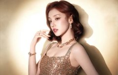 宋雨琦穿亮片裙曲线曼妙 变身复古名伶媚眼如丝