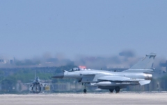 “计时，起飞！”云端之上飞行员锤炼实战能力