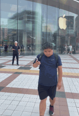 演員劉金拒絕展示iPhone購買記錄 仍用蘋果發文