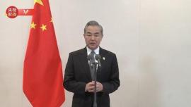 پاسخ وزیر خارجه چین به پرسش رسانه ها پیرامون دیدار سران چین و آمریکا در سانفرانسیسکو