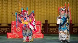 رهبران چینی اپراهای سنتی را برای سال نو 2024 تماشا کردند