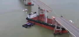 برخورد کشتی غول‌پیکر به یک پل در چین؛ ۵ نفر کشته شدند