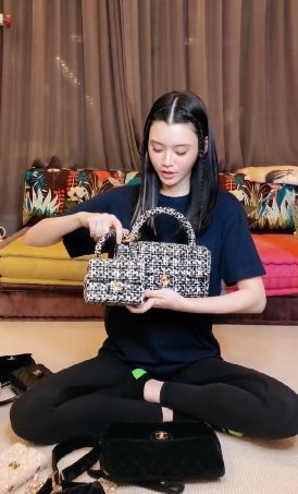 计划生女？奚梦瑶批量囤母女包 婆婆愿她至少生仨