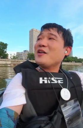 男子劃船下班 25分鐘車程劃了3小時(shí),，天都黑了