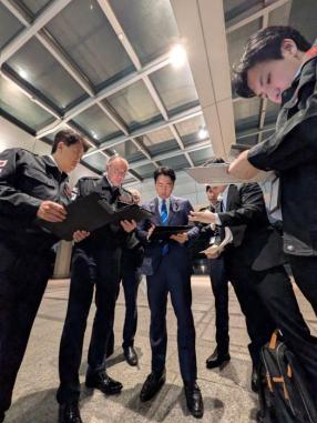 日防卫省救灾宣传照翻车 摆拍引争议