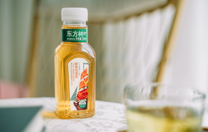 525亿元营收，农夫山泉“登顶”