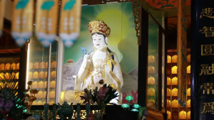 观音菩萨手里净瓶和柳枝的用处，你知道吗？