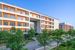 武汉纺织大学外经贸学院在2025年全国高校商业精英挑战赛商务谈判竞赛中斩获多项佳绩