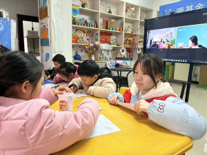 返乡大学生当起“茶老师”：这堂盖碗茶课，从孩子的提问里听见了爱的回音