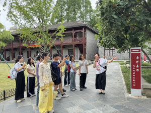让文物“开口说话”——武汉理工大学本研学生走进武汉革命博物馆开展暑期实践研学