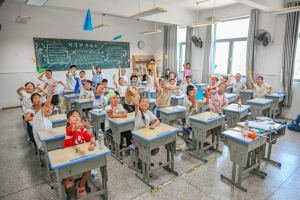 从甲骨文泥塑到电商直播间：武汉学院这支团队在鄂州乡村的“全维度暑假”