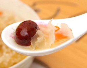 红枣银耳莲子汤的禁忌 剖腹产可以吃莲子汤吗